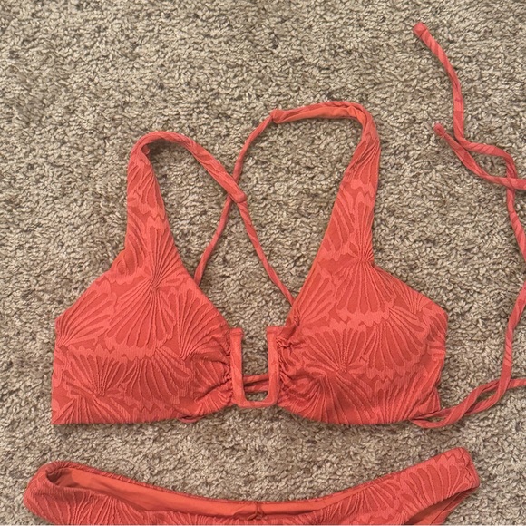 Berlook Red Jacquard Bikini Set TOP MEDIUM, BOTTOM SMALL - Picture 2 of 10